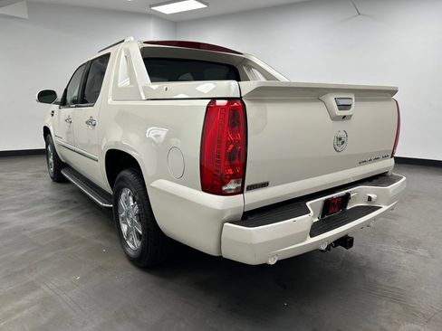 Used 2007 Cadillac Escalade EXT w/ Information Package AWD/4WD image 3