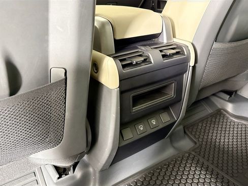 Used 2024 Land Rover Defender 110 S image 16