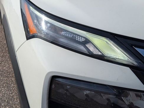 Used 2024 Nissan Rogue S AWD/4WD image 15