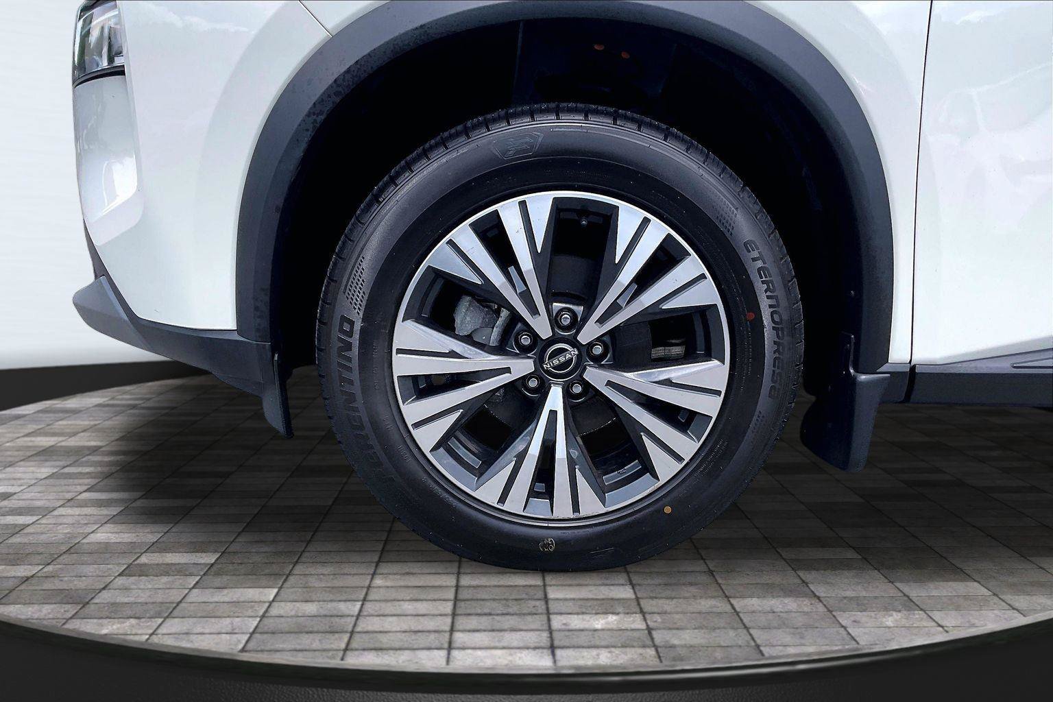 Certified 2023 Nissan Rogue SV AWD/4WD image 9