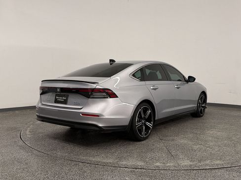 Used 2025 Honda Accord Sport image 8