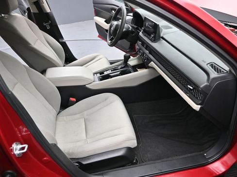 Certified 2023 Honda Accord EX image 15