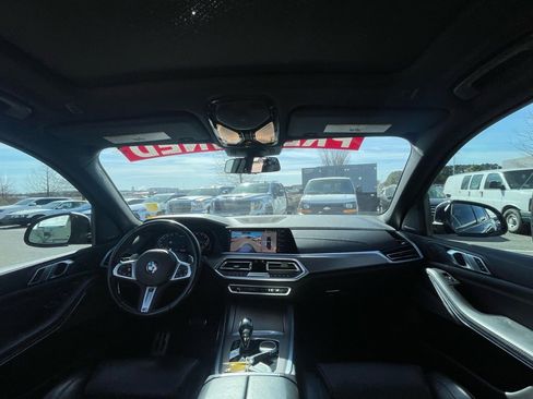 Used 2020 BMW X5 M50i w/ Executive Package image 27