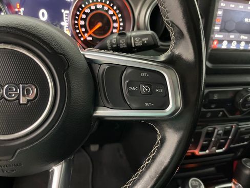 Used 2020 Jeep Wrangler Unlimited Sahara AWD/4WD image 34