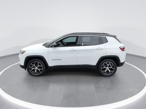 Used 2024 Jeep Compass Limited image 5