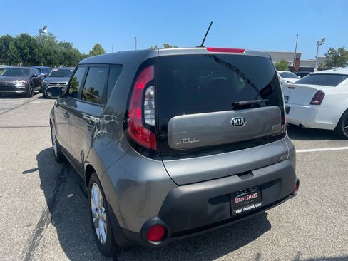 Used 2015 Kia Soul + image 4