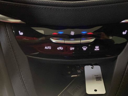 Used 2024 Cadillac XT5 Premium Luxury AWD/4WD image 11