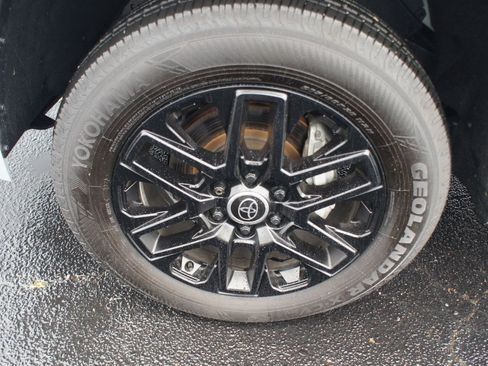 Used 2024 Toyota Tundra Limited AWD/4WD image 27