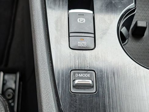 Used 2024 Nissan Rogue SL w/ SL Premium Package FWD image 17