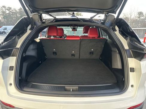 Used 2024 Jeep Wagoneer Launch Edition image 13