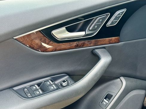 Used 2018 Audi Q7 3.0T Premium Plus w/ Premium Plus Package image 19