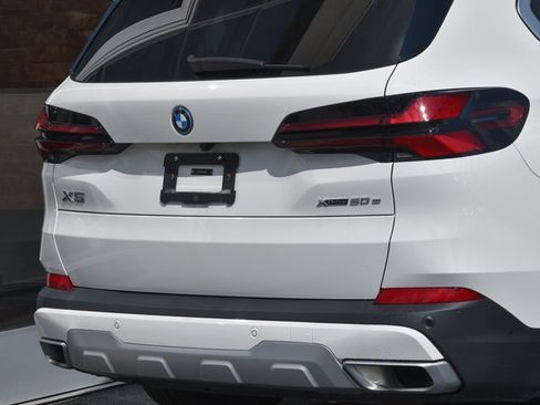 Used 2024 BMW X5 xDrive50e image 31