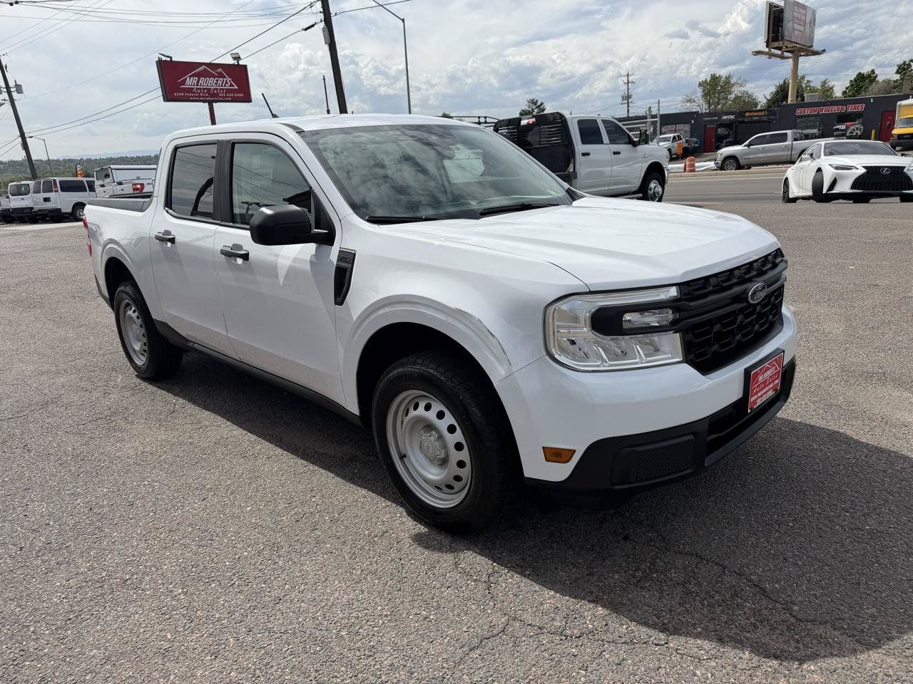Used 2022 Ford Maverick XL FWD image 2