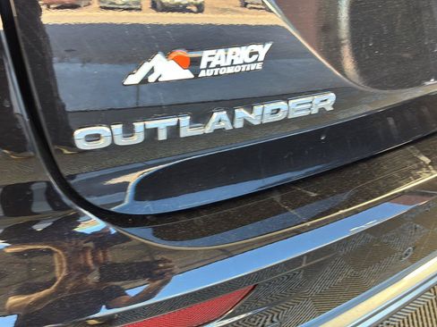 Used 2025 Mitsubishi Outlander SE AWD/4WD image 31