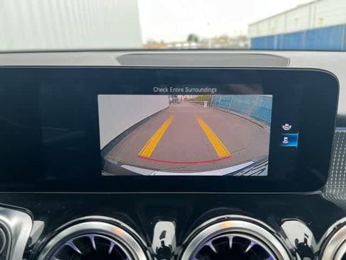 Certified 2022 Mercedes-Benz GLB 250 4MATIC image 33