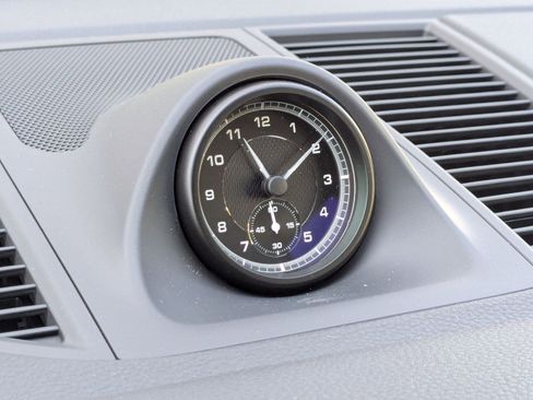 Certified 2025 Porsche Macan image 21