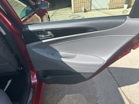 Used 2014 Hyundai Sonata FWD image 18