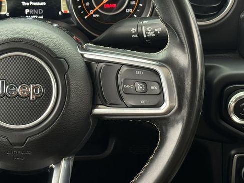 Used 2020 Jeep Gladiator Overland image 14