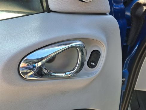 Used 2006 Chrysler PT Cruiser Limited image 18