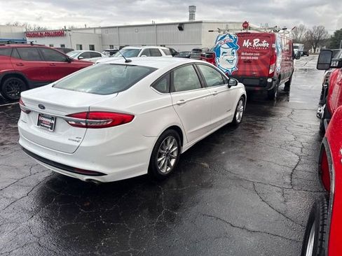 Used 2018 Ford Fusion SE image 6