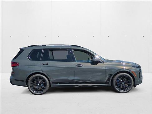Used 2026 BMW X7 xDrive40i w/ M Sport Package image 6