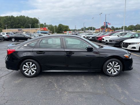 Certified 2022 Honda Civic LX image 5