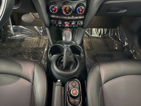 Used 2017 MINI Cooper 4-Door Hardtop image 17