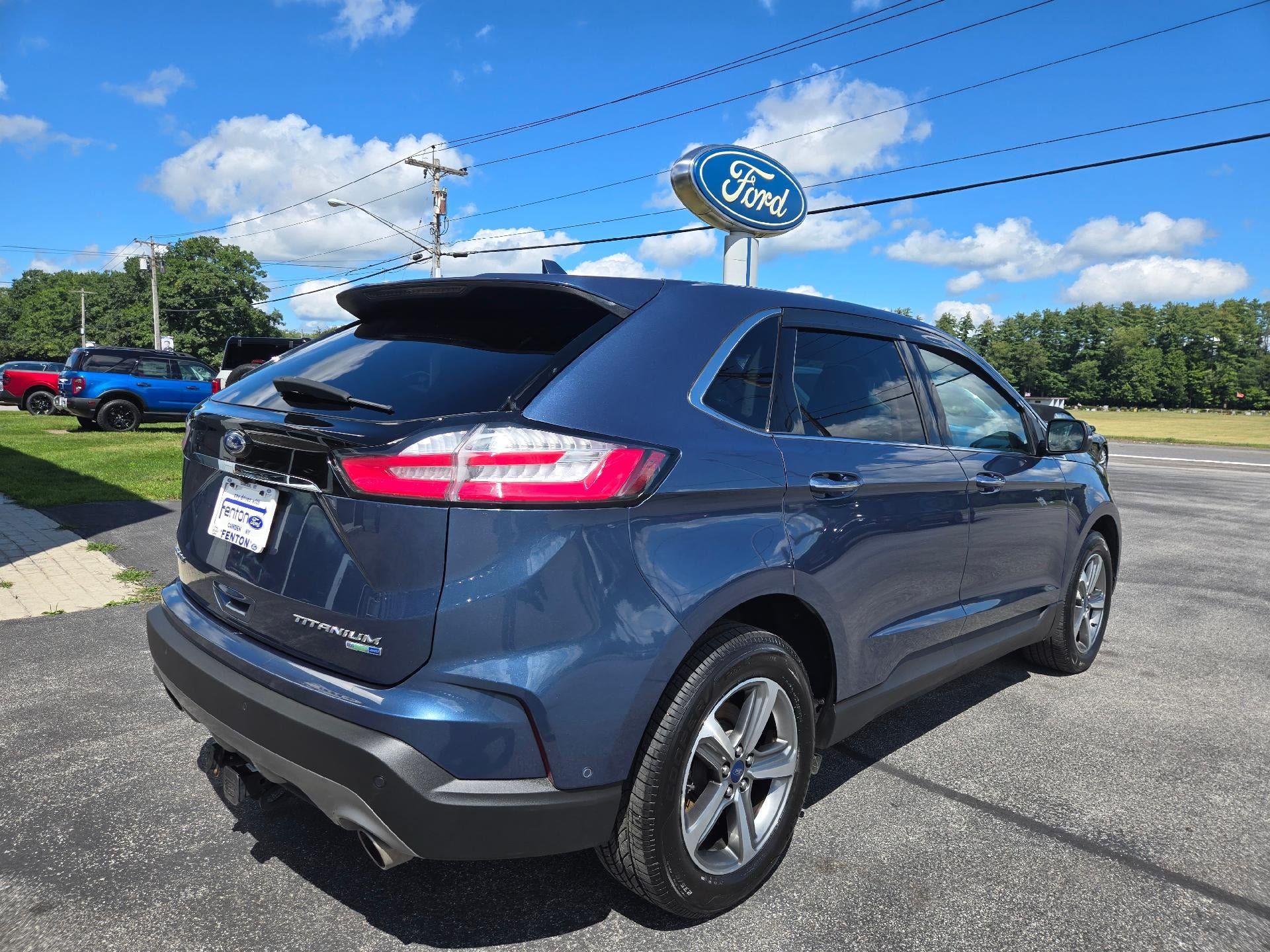 Used 2019 Ford Edge Titanium w/ Equipment Group 301A AWD/4WD image 8