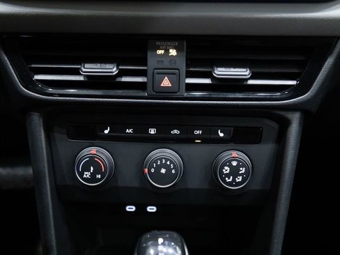 Used 2022 Volkswagen Taos SE image 20