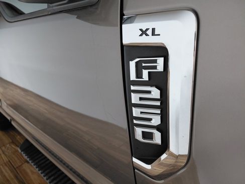 Used 2021 Ford F250 XL w/ Power Equipment Group image 8