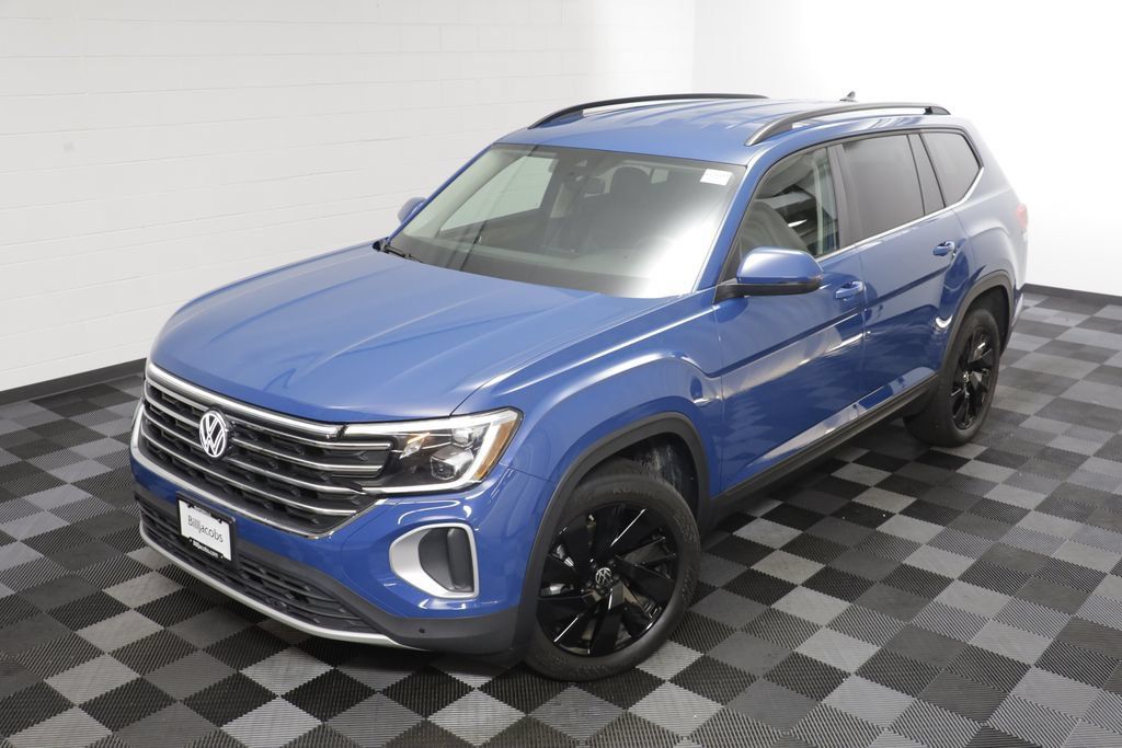 Used 2026 Volkswagen Atlas SE w/ Black Wheel Package AWD/4WD image 2
