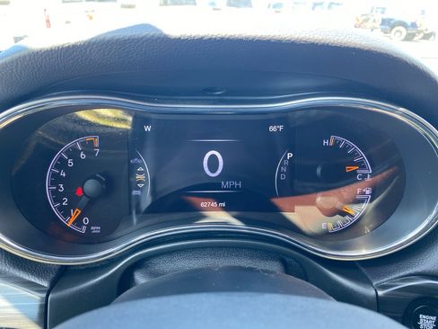 Used 2021 Jeep Grand Cherokee Limited w/ Luxury Group II image 7