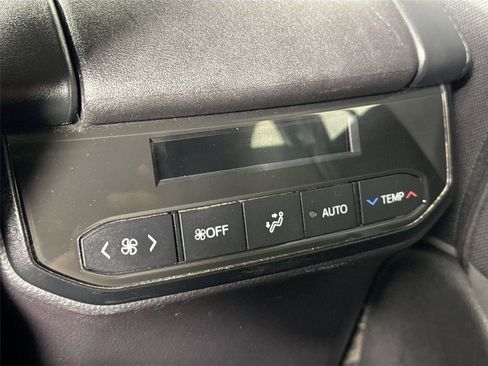 Certified 2023 Toyota Highlander L FWD image 31