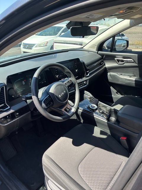 Used 2025 Kia Sportage LX FWD image 6