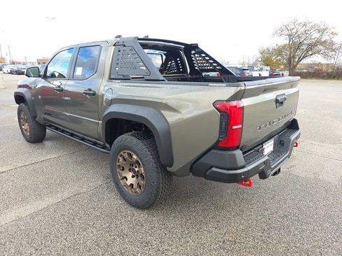 New 2025 Toyota Tacoma Trailhunter image 5