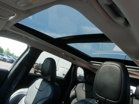 Used 2022 Jeep Cherokee Limited AWD/4WD image 20