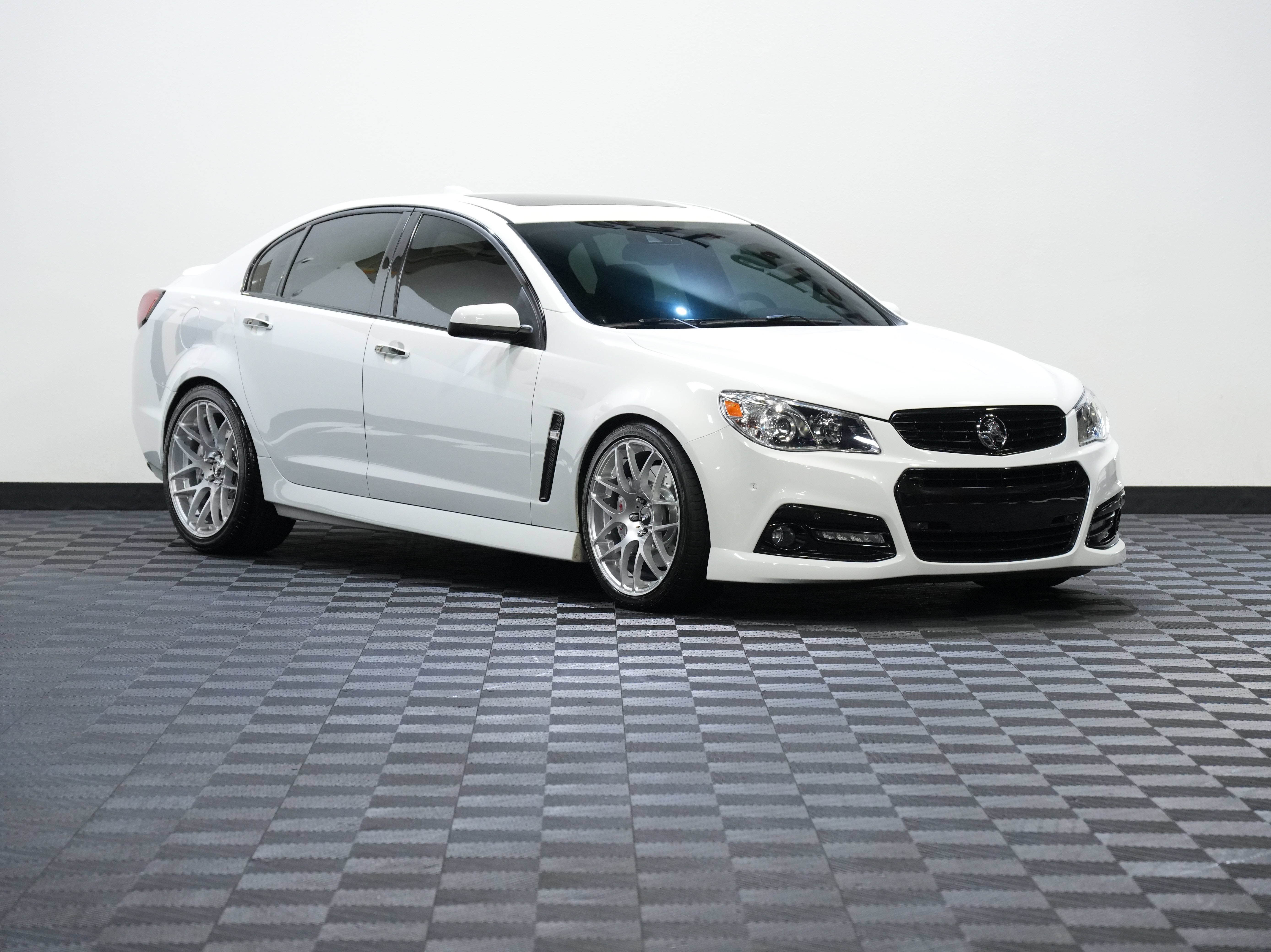 Used 2015 Chevrolet SS RWD image 5
