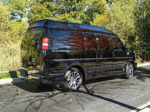 Used 2021 GMC Savana 2500 image 5