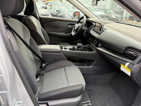 Used 2023 Nissan Rogue SV image 28