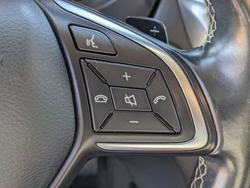 Used 2017 INFINITI QX30 image 23