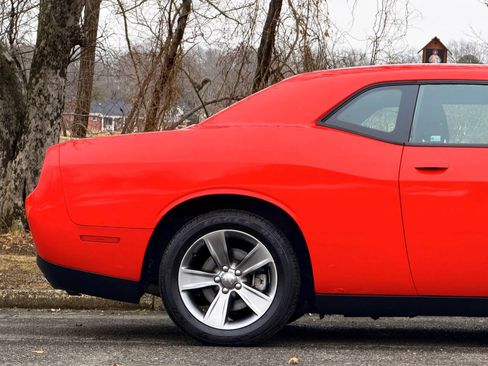 Used 2015 Dodge Challenger SXT RWD image 26