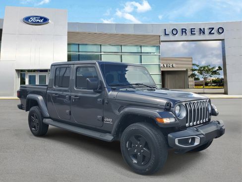 Used 2022 Jeep Gladiator Overland w/ Trailer Tow Package image 3
