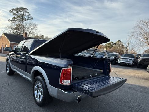 Used 2017 RAM 1500 Laramie w/ Convenience Group AWD/4WD image 11