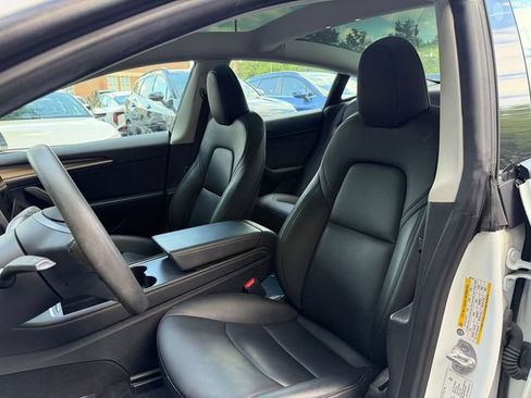 Used 2023 Tesla Model 3 Standard Range RWD image 2
