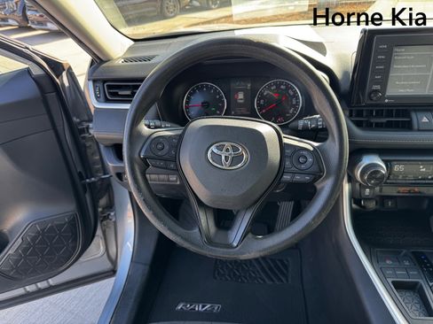 Used 2021 Toyota RAV4 XLE w/ Convenience Package image 16