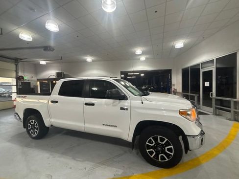 Used 2014 Toyota Tundra SR5 w/ TRD Off Road Package AWD/4WD image 10