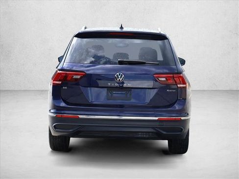 Used 2024 Volkswagen Tiguan SE AWD/4WD image 8
