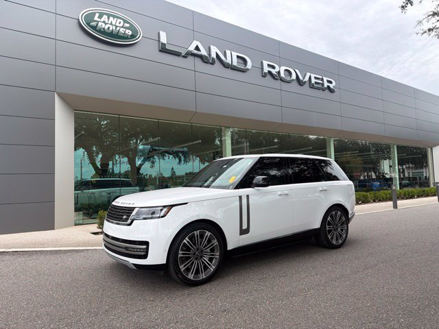 Used 2024 Land Rover Range Rover SE AWD/4WD image 1
