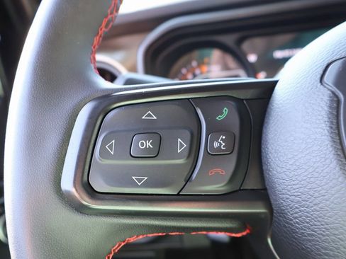 Used 2024 Jeep Gladiator Rubicon w/ Technology Group image 25