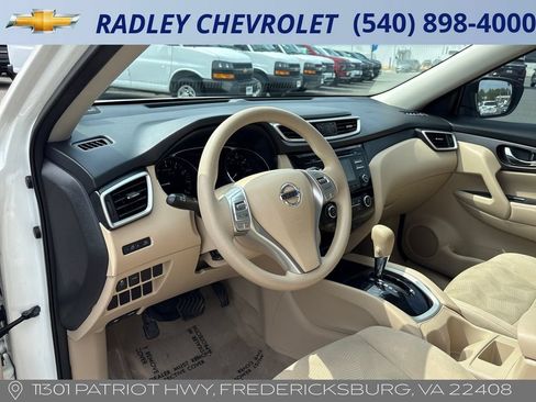 Used 2014 Nissan Rogue S FWD image 4